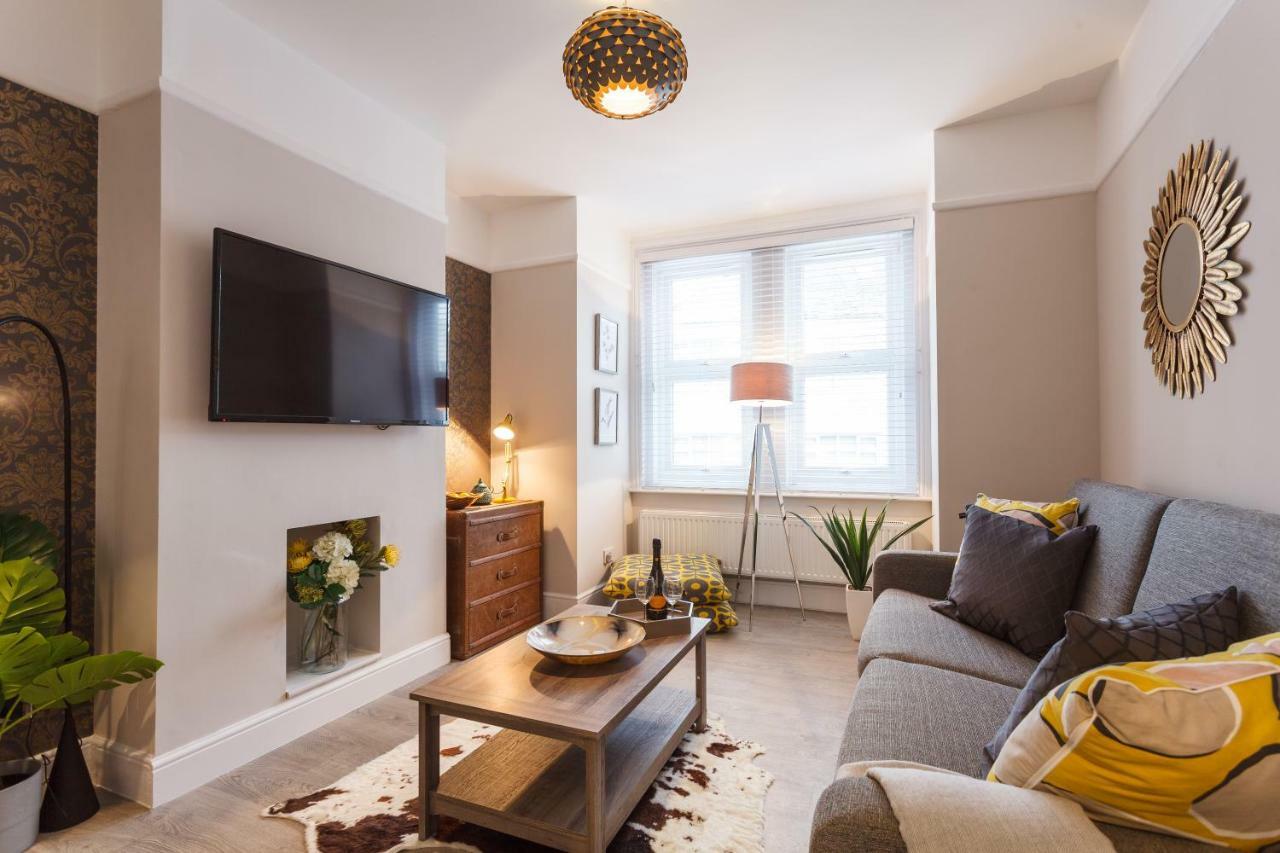 Stylish Town Centre House - 300Mbps, Parking & Sunny Decking Apartment Bournemouth Luaran gambar